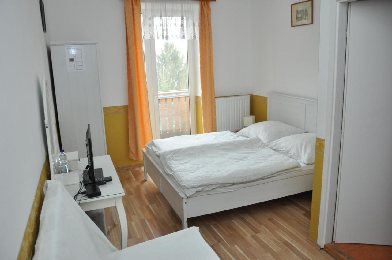 Bed and Breakfast Gloriett Panzió Fertőboz Esterno foto