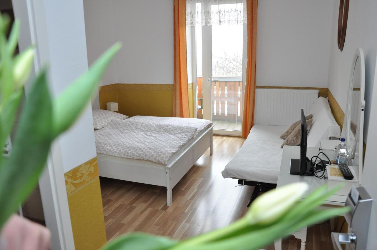 Bed and Breakfast Gloriett Panzió Fertőboz Esterno foto